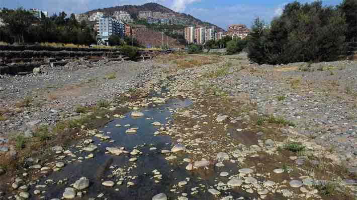 MOP se reúne con alcaldes de la zona oriente de la RM por escasez hídrica: "La situación de ese sector es muy crítica"