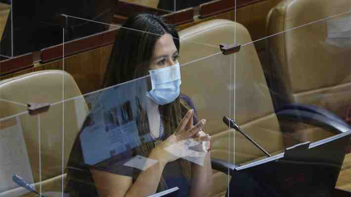 Diputada Álvarez (PS) y decisión de no inocularse: “Hablo también por las personas que no confían en la vacuna”