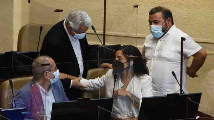 Quinto retiro: El primer problema interno de Boric en donde el PC y la FRVS ya fijaron postura