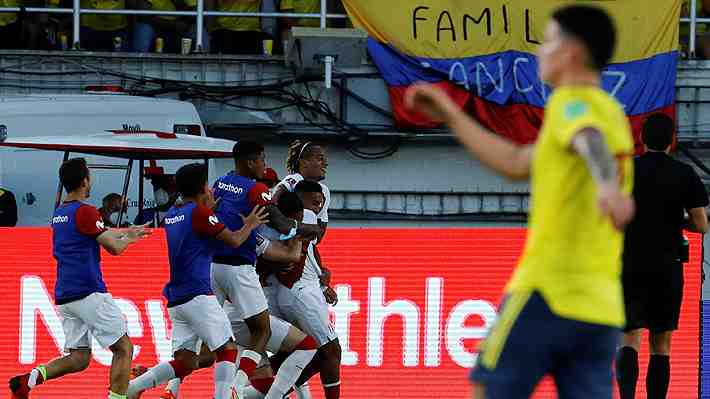 Perú da el golpe en Colombia, se acerca al Mundial de Qatar y complica aún más a Chile... Mira el gol de la victoria