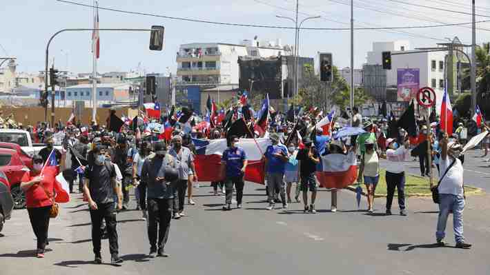 Con un extranjero agredido finaliza marcha de más de 4 mil personas en Iquique por crisis de seguridad en la zona