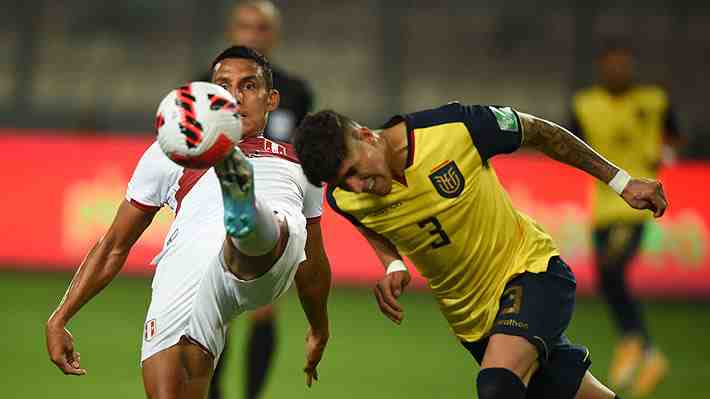 Perú rescata un empate ante Ecuador que puede ser clave en su lucha por ir al Mundial y complica un poco más las chances de Chile