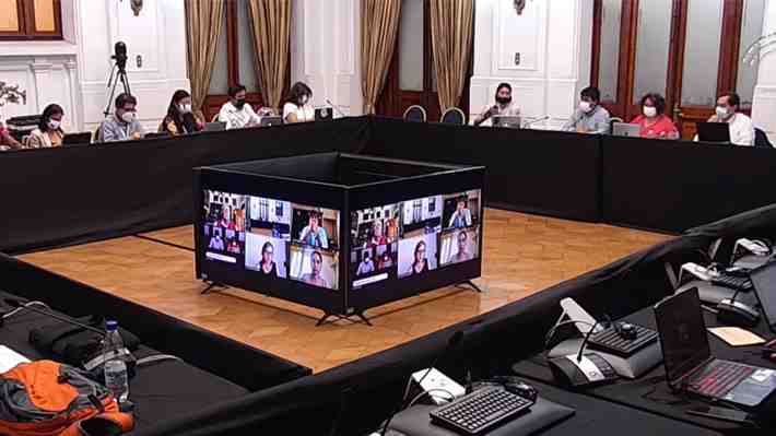 Comisión define que Chile es un "Estado regional, plurinacional e intercultural": Norma queda lista para buscar los 2/3 en el pleno
