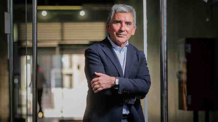 Columna de Carlos Peña: El problema del pluralismo jurídico