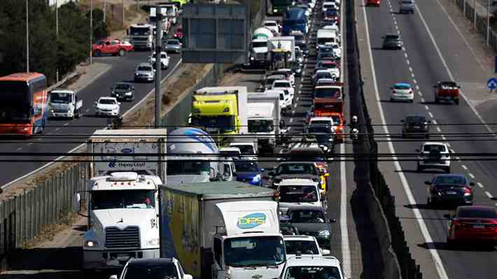 Manifestaciones generan gran congestión en carreteras del país y están suspendidos todos los vuelos desde y hacia Iquique