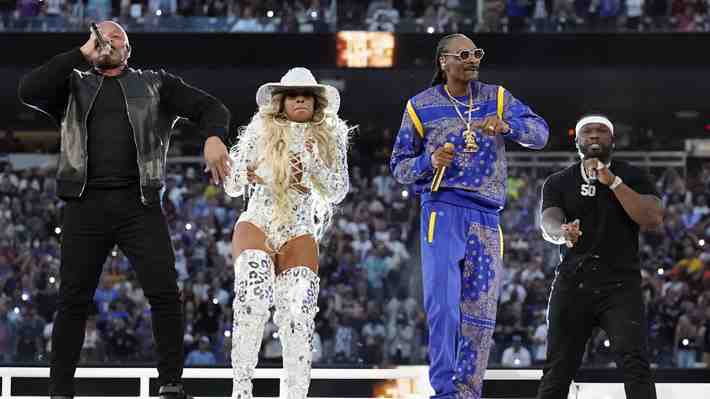 Dr. Dre, Snoop Dogg y la aparición sorpresa de 50 Cent llevan el orgullo del rap al show del Super Bowl