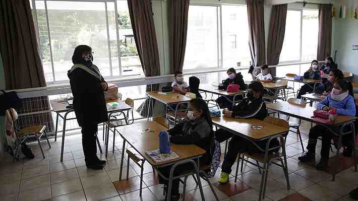 Sin restricción de aforos, destinación de recursos y vacunación: Los preparativos para la vuelta a clases presenciales en marzo