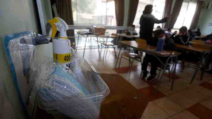 Salud reafirma el retorno a clases presenciales y asegura que se "buscarán soluciones" para colegios con situaciones complejas