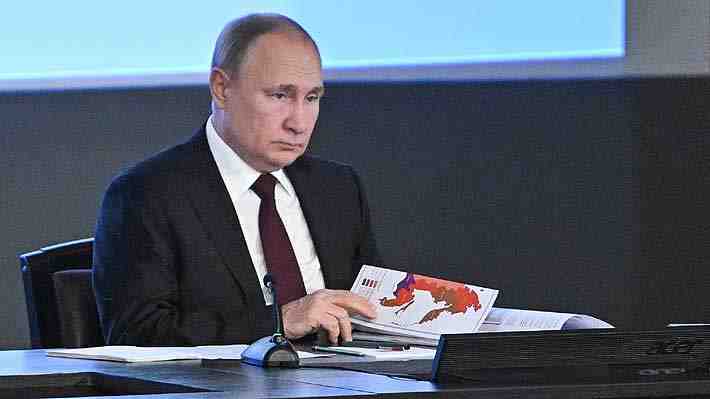 UE acuerda sancionar Vladímir Putin y a canciller ruso con el congelamiento de sus bienes y activos en Europa