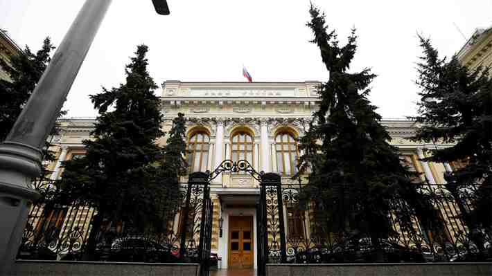 Aumentan las sanciones: EE.UU. prohíbe transacciones con Banco Central de Rusia y congela sus activos en dólares