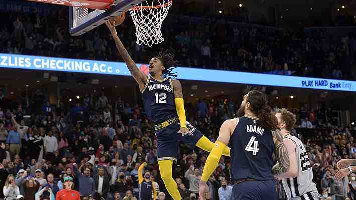"De las canastas del año", "está completamente loco": Mira el brutal tiro de Ja Morant en la NBA y su "recital" que dio la vuelta al mundo