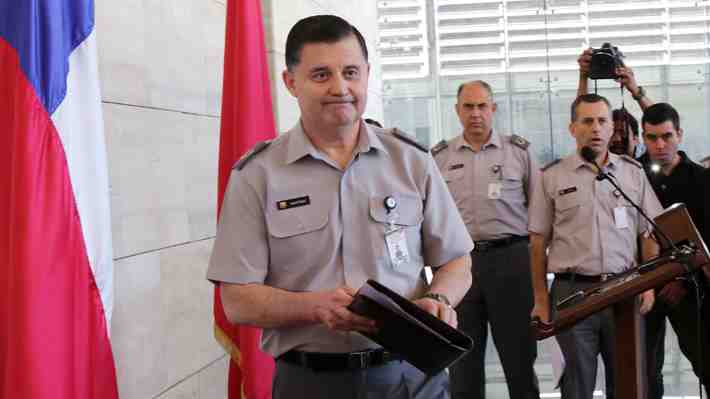 Presidente acepta renuncia de comandante en jefe y designa a suplente hasta asunción de Iturriaga
