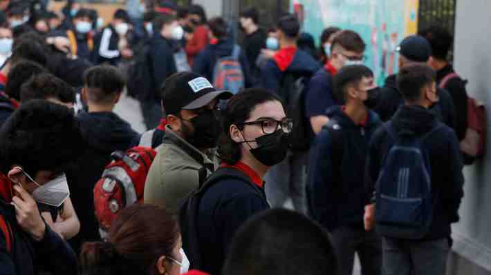 Colegio de Profesores en "alerta" ante retorno presencial: Denuncian problemas de higiene, infraestructura y aforos