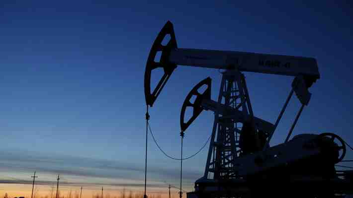 Petróleo modera alzas, pero JP Morgan dice que podría subir hasta US$185 el barril si suministro ruso continúa interrumpido