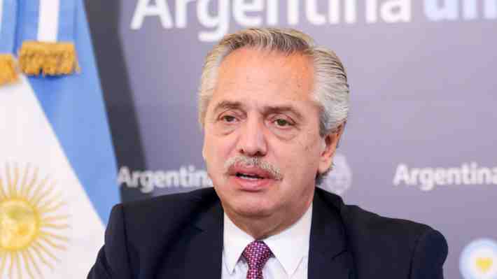 Tras duras negociaciones, Argentina logra acuerdo definitivo con FMI para refinanciar deudas por casi US$45 mil millones