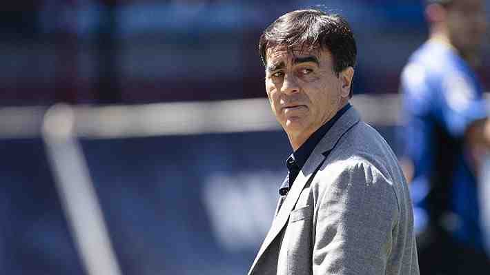 Quinteros hace clara autocrítica tras triunfo de Colo Colo y defiende a Costa por particular gol perdido: Mira la jugada