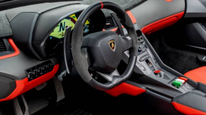 Ponen en venta un exclusivo ejemplar del Lamborghini Veneno Roadster |  