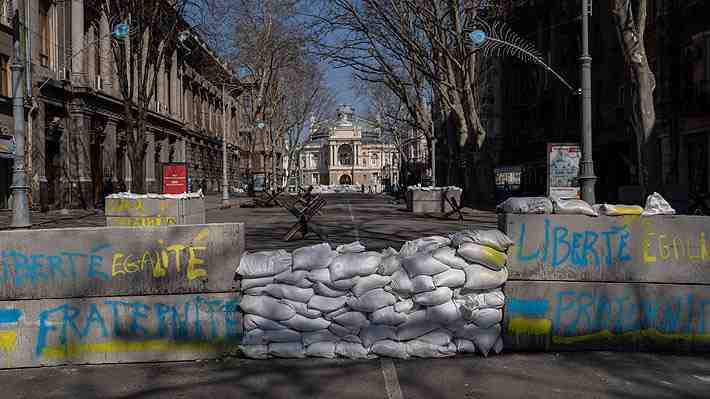 Guerra en Ucrania cumple un mes: Ya hay 3,6 millones de refugiados y continúan los combates