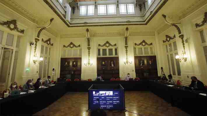 Comisión de la CC despacha artículo sobre Banco Central al pleno: consejeros podrían ser removidos a solicitud del Congreso