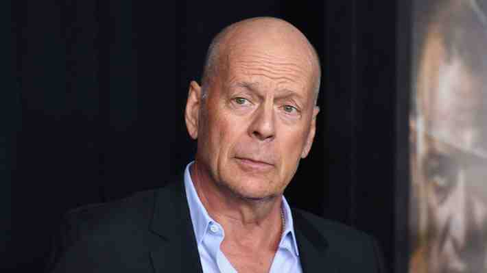 "¿Por qué estoy yo aquí?": Directores que trabajaron con Bruce Willis en el último tiempo notaban el deterioro de su salud