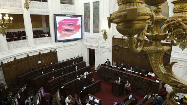 "No hay encuestas objetivas" y "son señales": El debate constituyente ante los sondeos en los que se impone el Rechazo