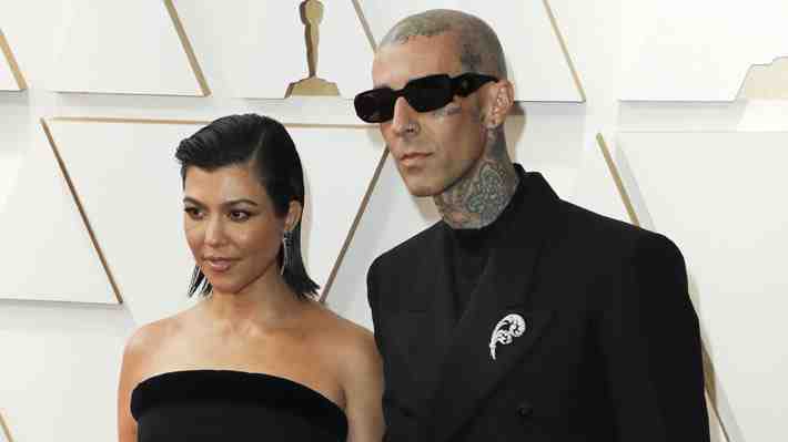 Kourtney Kardashian aclara que su boda en Las Vegas fue solo por diversión y no está legalmente casada con Travis Barker
