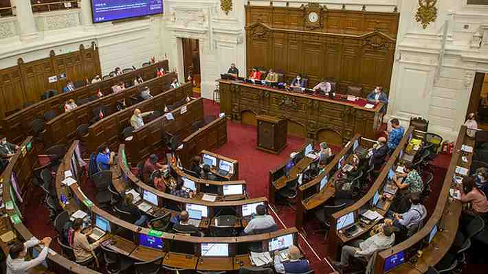 Comisión aprueba norma que garantiza el "derecho al trabajo decente" y avanza al Pleno de la Convención