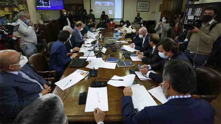 Comisión de Trabajo aprueba casi totalidad de proyecto alternativo de retiro: Indicaciones se revisarán este miércoles