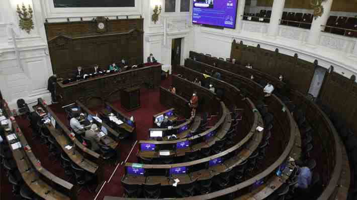 Pleno de la CC inicia discusión del sistema político y aumenta presión sobre socialistas por acuerdo