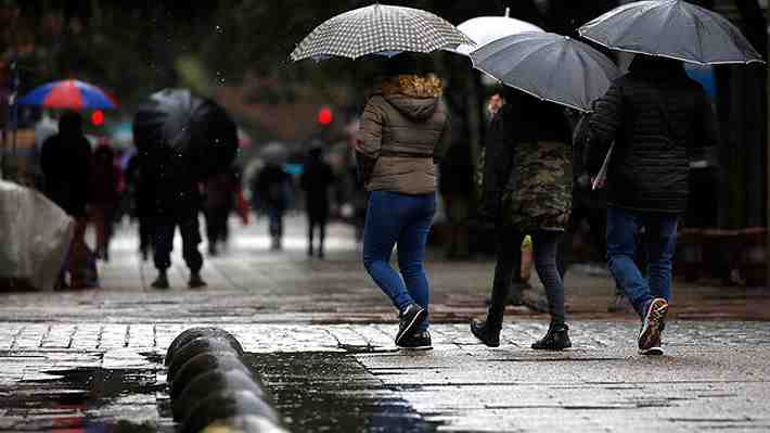 Declaran alerta preventiva en diez comunas de la RM ante posibles precipitaciones