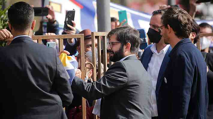 "Inaceptable" y "no corresponde en democracia": Agresión a Presidente Boric genera rechazo transversal en mundo político