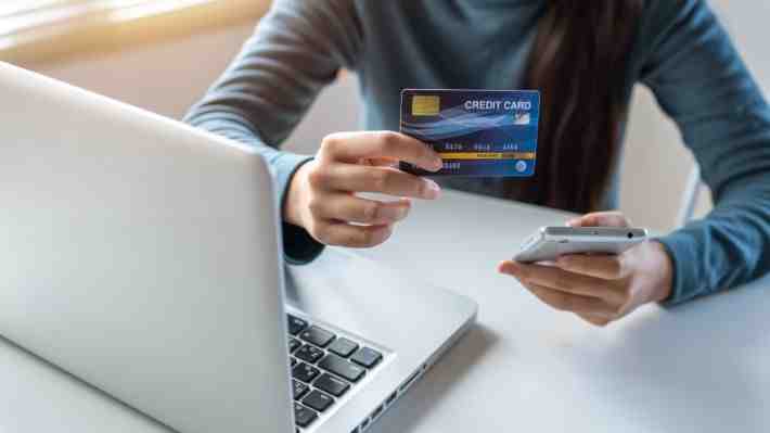 E-commerce en alza: Informe de BlackSip revela que el 63% de los chilenos realiza compras online