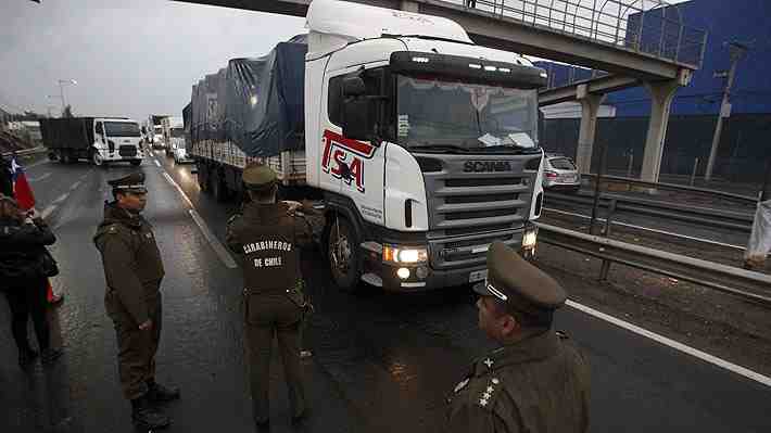 Gobierno anuncia que aplicará Ley de Seguridad del Estado por cortes de ruta e instruye a Carabineros despejar bloqueos