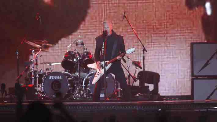 Sernac oficia a productora de Metallica por "problemas ocurridos antes, durante y luego del concierto"