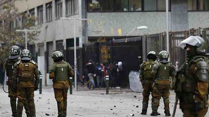 ¿Conductas "aprendidas"?: La semana en que resurgió la violencia en manifestaciones de los colegios emblemáticos
