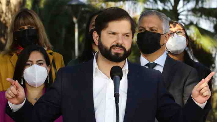 Gobierno firma proyecto para contener precio de la parafina y presenta plan para enfrentar alzas del gas y la luz