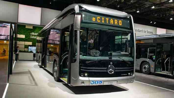 Daimler anuncia el fin de sus buses con motores convencionales