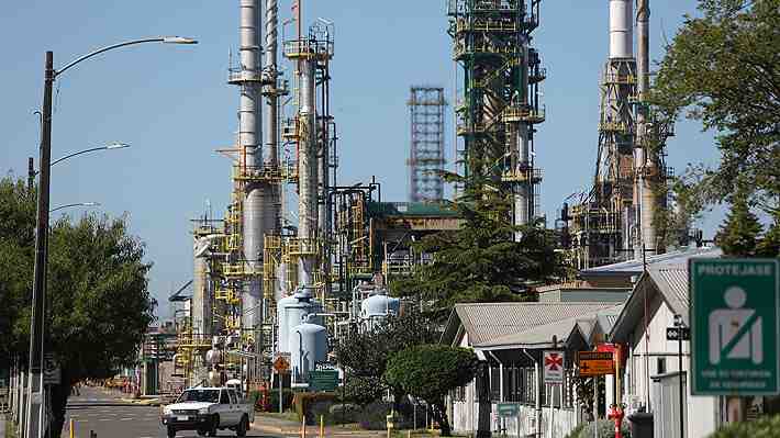 Enap detiene distribución de combustible en Biobío por bloqueos y advierte posible desabastecimiento