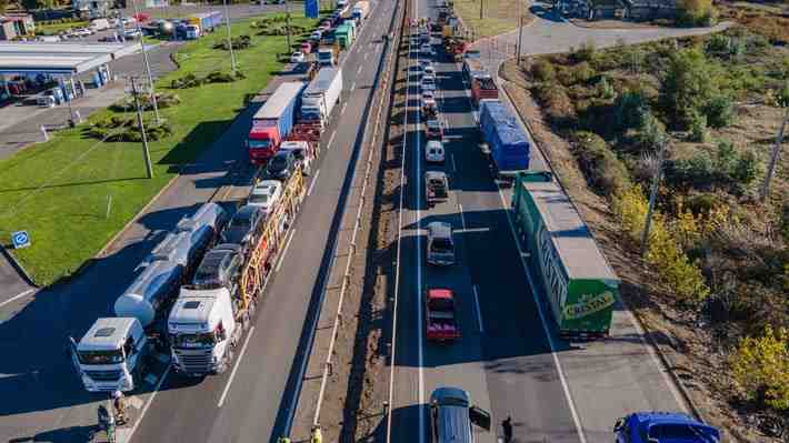 Reforma constitucional, más seguridad en rutas y pensión vitalicia a viuda: El acuerdo entre camioneros y Gobierno