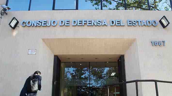Caso libreta millonaria: CDE dice que "no es efectivo" que fallo ordene al Fisco a pagar a denunciante