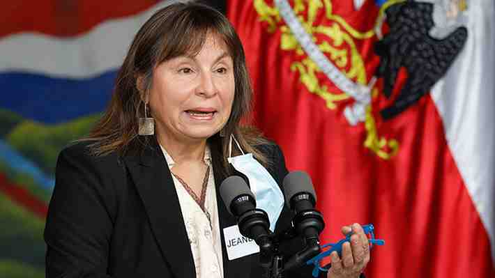 Ministra Vega afirma que en Chile "existen los presos políticos sin duda" y cita casos del estallido y de los PP.OO.