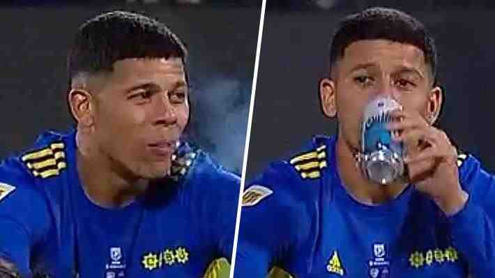 Polémica en Argentina: Jugador de Boca celebró el título de la Copa de la Liga fumando y bebiendo cerveza en la cancha