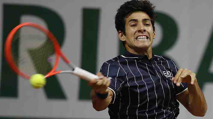 Garin se sobrepone a un dubitativo comienzo y vence con contundencia al 33 del mundo para avanzar en Roland Garros