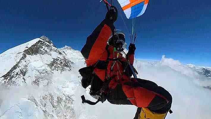 &#34;Fue un vuelo magnífico&#34;: Parapentista se lanza por primera vez legalmente desde la cima del Everest
