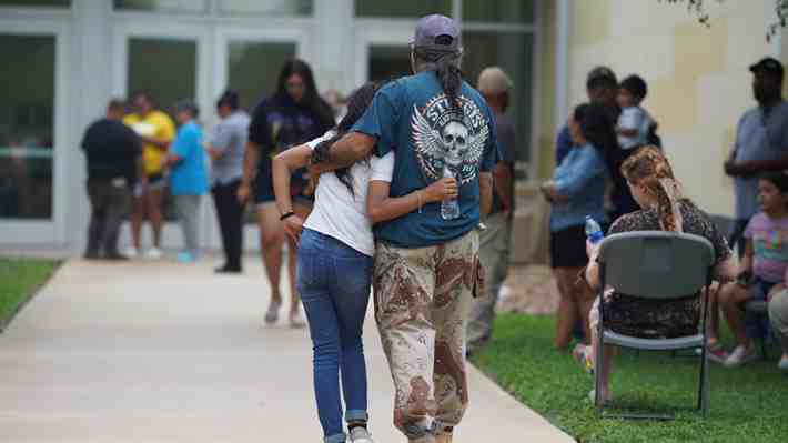 EE.UU.: Muertos por tiroteo en escuela primaria de Texas suben a 18 niños y 3 adultos