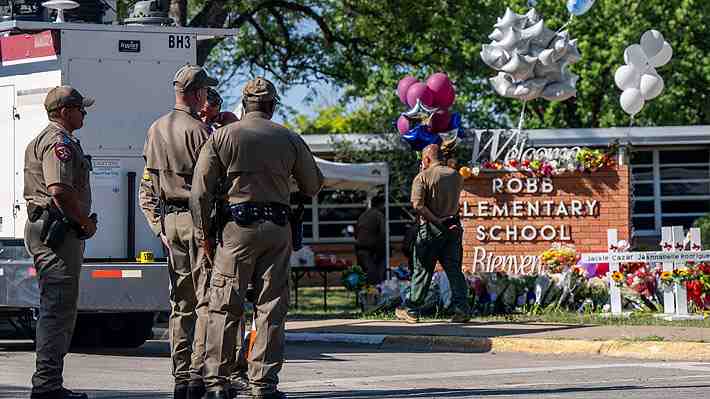Las críticas a la policía y las dudas que aún persisten sobre el brutal ataque a un colegio de Texas