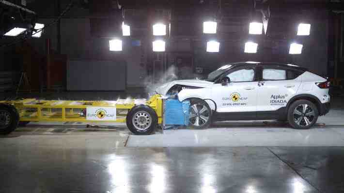El Volvo C40 eléctrico recibe máxima calificación en pruebas de seguridad en la Euro NCAP