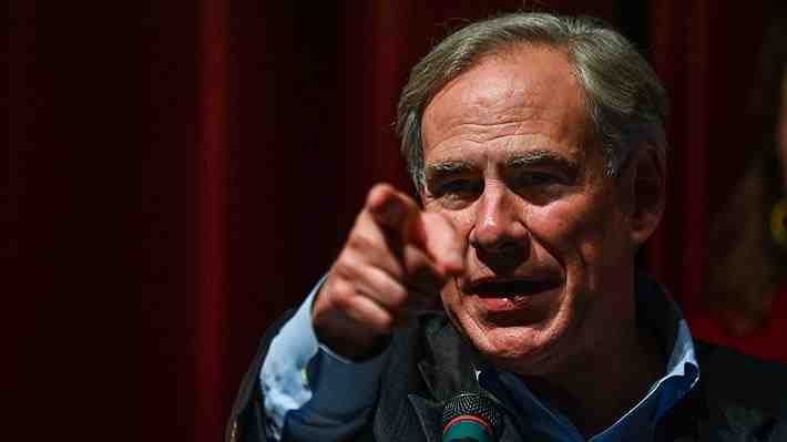 Gobernador de Texas defiende el uso de armas de fuego y considera "equivocado" pedir un mayor control
