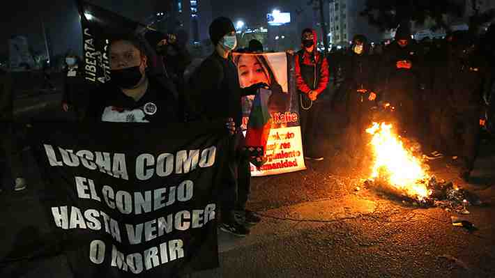 Protestas en Plaza Italia y Alameda culminaron en desmanes y obligaron a desviar el tránsito y cerrar estaciones de Metro