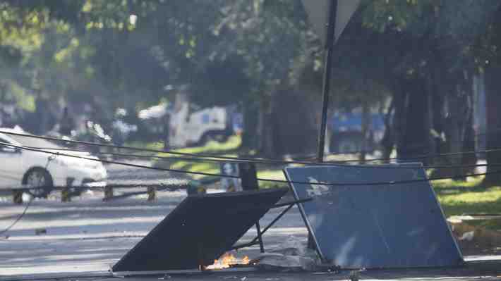 Se registran nuevos incidentes en cercanías del Liceo de Aplicación y reportan desvíos de tránsito